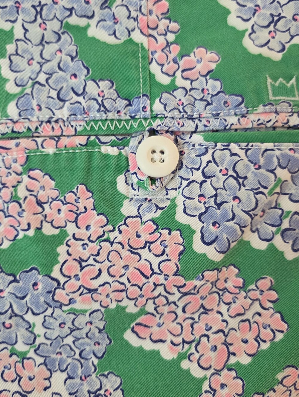 Crown & Ivy Hydrangea Floral Chino Caroline Shorts - Picture 3 of 5